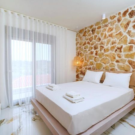 Athina Palace Luxurious Appartments Potos Exteriér fotografie