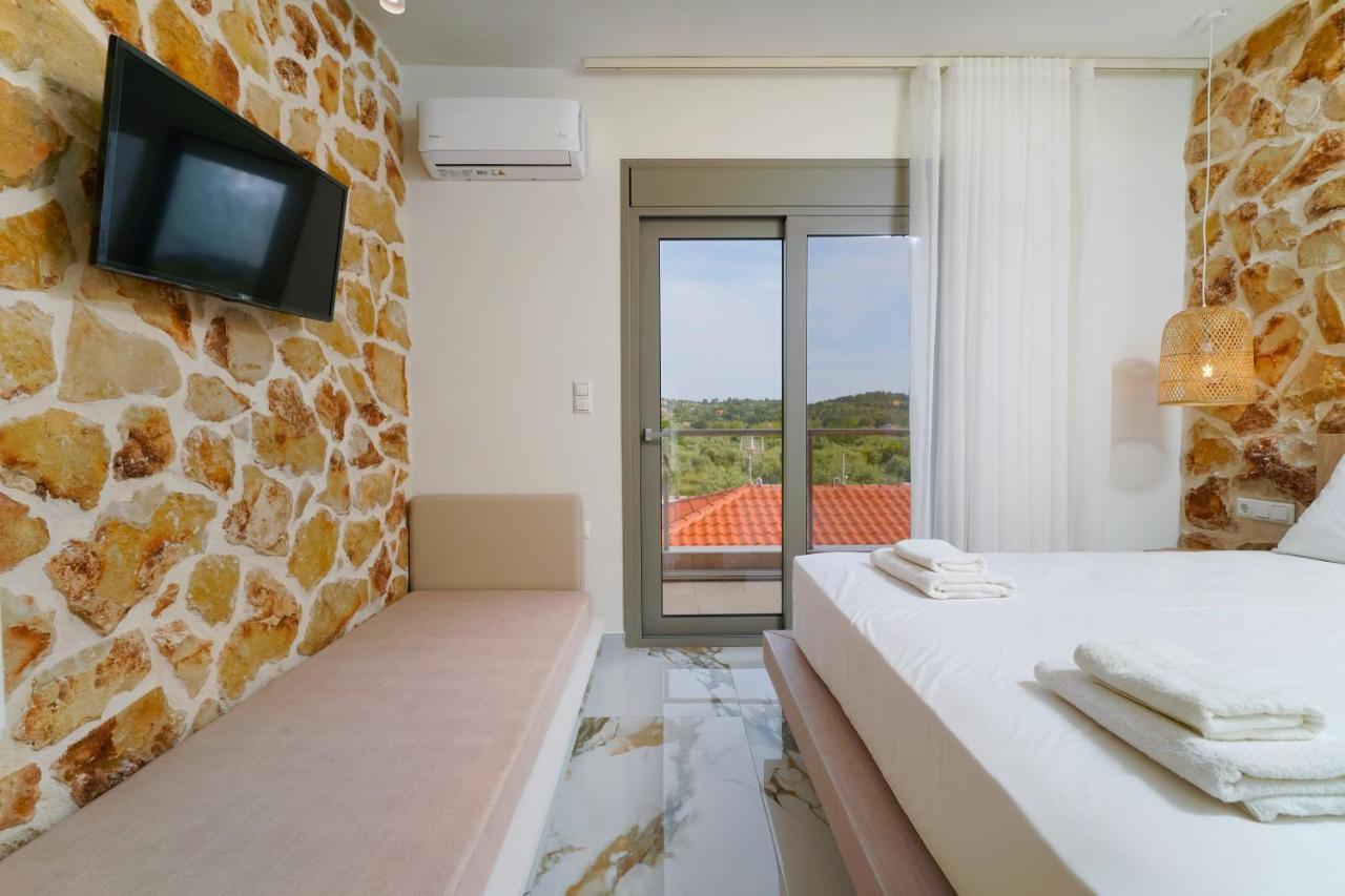 Athina Palace Luxurious Appartments Potos Exteriér fotografie
